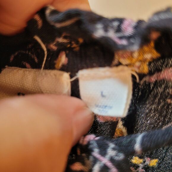 GAP Wnns Boho Black Floral Blouse  Long Slv With Front Tie Sz L - Picture 8 of 9